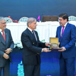 Prime Minister Muhammad Shehbaz Sharif presents appreciation shields to the members of task force of power sector reforms