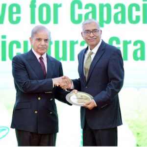 Prime Minister Muhammad Shehbaz Sharif awards shields to the team of Prime Minister's initiative of sending 1000 agriculture graduates for training in China for capacity building of Agricultural Sector in Pakistan.