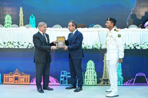Prime Minister Muhammad Shehbaz Sharif presents appreciation shields to the members of task force of power sector reforms