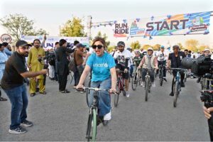 Large number of Participants participate in Run and Ride Rally in connection with World Immunization Week 2025 at Bolan Gate, F-9 Park in the Federal Capital