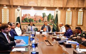 Secretary Defence, Lt. Gen Muhammad Ali, HI(M) Retd, exchanging signed Minutes of the Meeting of 5th Round of Pak-Sri Lanka Armed Forces Defence Dialogue (AFDD), with Sri Lankan Secretary Defence, Air Vice Marshal (Retd) Sampath Thuyacontha, at Ministry of Defence