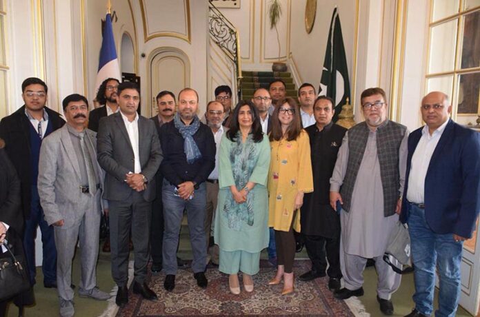 Ambassador Mumtaz Zahra Baloch interacted with the representatives of Pakistani media based in Paris at the Embassy of Pakistan