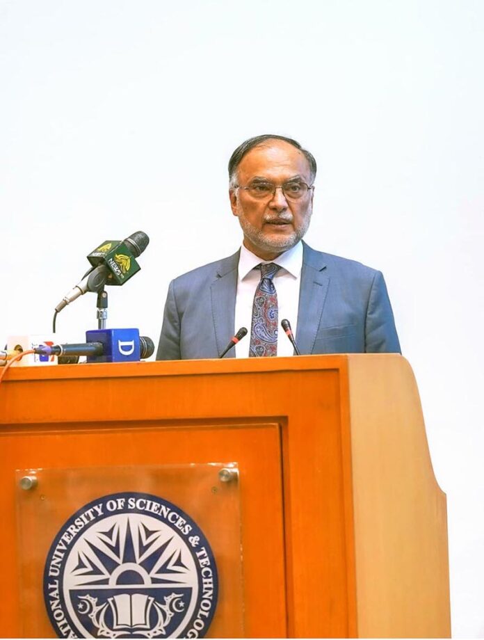 APP29-220425Islamabad