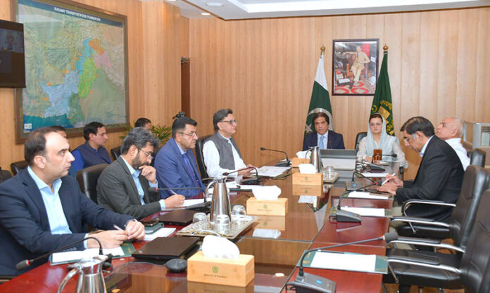 Federal minister for railways Muhammad Hanif Abbasi in an important meeting along with senior minister from Punjab, Maryam Aurangzeb