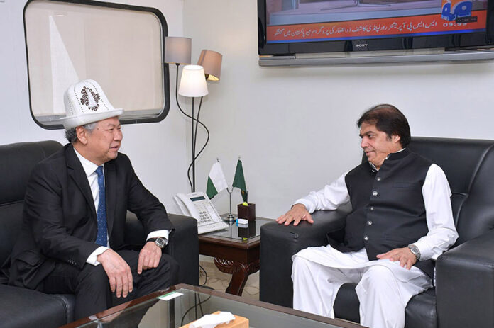 Ambassador of Kyrgyzstan Calls on Minister for Railways Hanif Abbasi; discussions held on strengthening mutual cooperation