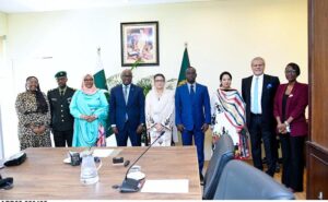 Minister of State Dr. Shezra Mansab Ali Khan Kharal meets with Rwandan delegation to enhance climate cooperation.