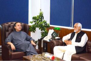 Federal Minister for Maritime Affairs, Junaid Anwar Chaudhry talking to Minister of State for National Food Security & Research, Malik Rasheed Ahmed Khan . APP/TZD/ABB ISLAMABAD: April 09 - A delegation comprising of World Bank and IFC officials calls on Bilal Azhar Kayani, Minister of State for Railways