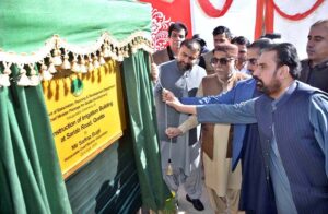 Balochistan Chief Minister Mir Sarfraz Bugti along with provincial ministers inaugurating clearing aligning & Reconstruction of Sariab Road Quetta.