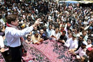 Sindh Chief Minister Syed Murad Ali Shah Sindh Chief Minister Syed Murad Ali Shah addresses a gathering during receives a hero’s welcome at Airport Old Terminal after achieving a landmark *CCI decision