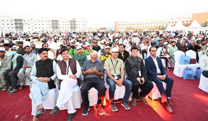 H.E. Hussain Muhammad, Consul General along with Dr. Faisal Ikram, President Pakistan Association Dubai attended the Health Festival 2025 held at Al Quoz Ground, Dubai