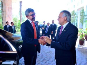 Deputy Prime Minister and Foreign Minister Senator Mohammad Ishaq Dar recieved the Deputy Prime Minister and Minister of Foreign Affairs of UAE Sheikh Abdullah bin Zayed al Nahyan at MoFA.