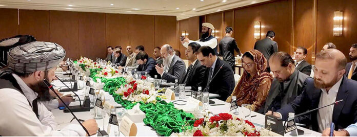 Federal Minister for Commerce Jam Kamal Khan meets Afghan Minister of Industry and Commerce Nooruddin Azizi .Discussions held on bilateral trade, transit issues, and border cooperation