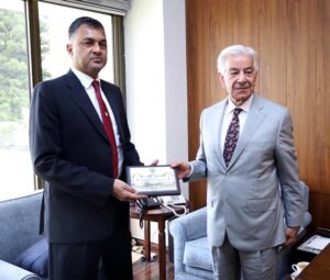 Air vice Marshal Sampath Thuyacontha (Retd), Secretary Defence of Sri Lanka, called on Minister for Defence, Khawaja Muhammad Asif