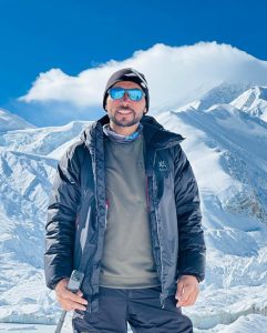 Sirbaz Khan successfully summits 8,586m Mount Kangchenjunga without oxygen