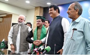 Federal Minister for Kashmir Affairs, Gilgit-Baltistan and SAFRON Engr. Amir Muqam addressing a press conference at PID.