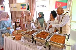 Visitors in a group photograph on the occasion as Serena Hotel, in collaboration with the Islamabad Foreign Women’s Association (IFWA), hosted “Taste the World” under Serena Hotels’ Cultural Diplomacy Initiative.