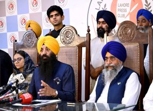 Provincial Minister for Minority Affairs Ramesh Singh Ora addressing a press conference at the Press Club.