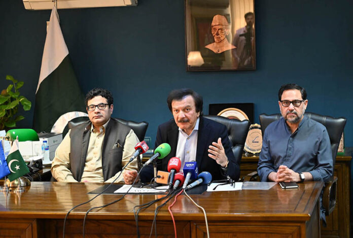 SAPM Haroon Akhtar Khan taking to the media, at SMEDA office