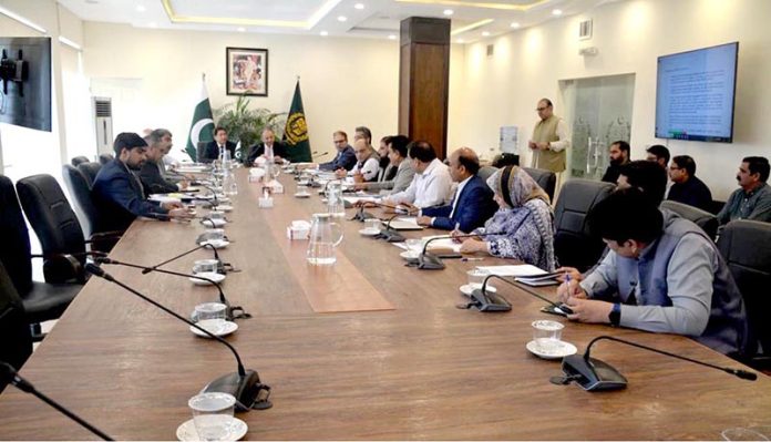 Minister for Climate Change and Environmental Coordination Dr. Musadik Malik and Minister for Water Resources Mr. Muhammad Moeen Wattoo co-chaired a meeting of the task force on Water Scarcity and it's impact on Rabi and Kharif Crops in federal capital