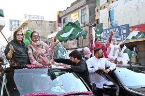 A large number of people participate in the 'Pakistan Zindabad Rally' on Murree Road to celebrate Thanksgiving Day, expressing solidarity with the Pakistan Armed Forces following the successful military operation 'Bunyan Marsous' against India.