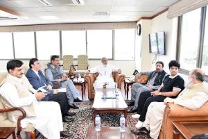 Federal Minister for Science and Technology Khalid Hussain Magsi meets Federal Minister for Commerce Jam Kamal Khan to discuss exports and scientific cooperation.