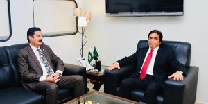 Governor KPK Faisal Karim Kundi holds important discussion with Minister Railway Muhammad Hanif Abbasi at his office