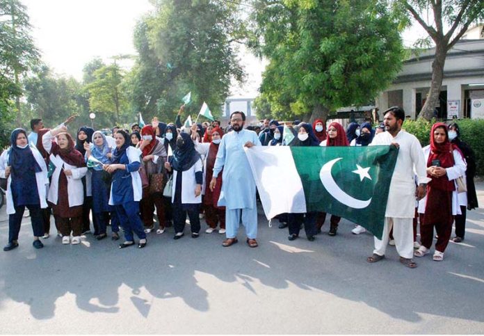 Female doctors and medical staff held a protest rally condemning India's airstrikes