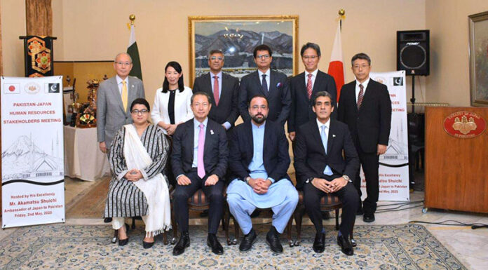 H.E. Mr. AKAMATSU Shuichi, Ambassador of Japan to Pakistan, Mr. Chaudhry Salik Hussain, Federal Minister for Overseas Pakistanis & Human Resource Development, Ms. Shaza Fatima, Federal Minister for Information & Communications, Mr. Mohammad Awn Sqlain, State Minister OPHRD, Mr. ITONAGA, Director JETRO, Ms. SAKURAI, CEO PlusW, Mr. MIYATA, Chief Representative JICA Pakistan, Mr. MATSUDA Kuninori, former Ambassador of Japan to Pakistan, Mr. Abdul Hameed, Ambassador-designate of Pakistan to Japan, Mr. Naseer Khan Kashani, MD Overseas Employment Corporation in a group photo at the “Pakistan-Japan Human Resources Stakeholders Meeting” held today at the official residence of the Ambassador of Japan to Pakistan