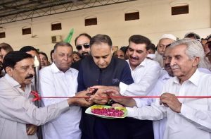 Bilal Azhar Kayani, Minister of State for Railways, inaugurating the stop of Rehman Baba Express at Jhelum Railway Station.