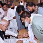 Federal Minister for board of investment, Qaiser Ahmad Shaikh, listening the grievances of the poor people in khulli kechehri in Chiniot