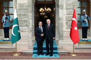 Prime Minister Muhammad Shehbaz Sharif being received by Turkiye's President Recep Tayyip Erdogan in Dolmabahçe Palace.