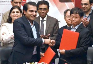 Federal Minister for Education and Professional Training Dr. Khalid Maqbool Siddiqui, addresses the audience during the Job Fair 2025 ,jointly organized by the China Chamber of Commerce in Pakistan and the National Vocational and Technical Training Commission (NAVTTC)