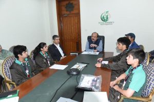 Chairman Prime Minister's youth programme Rana Mashhood Ahmed Khan with the winners of South Asia Table Tennis tournament