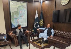 Federal Minister Mian Muhammad Mueen Wattoo meets Former CM KPK Senator Pir Sabir Shah, in Ministry of Water Resources