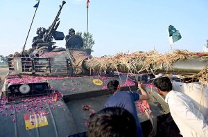 Civil society members visit the Brigade Headquarters to express solidarity and well come the Pakistani Armed Forces on the success of Operation "Bunyan Marsus", especially to pay tribute to the falcons of the Pakistan Air Force and to acknowledge the inspiring leadership of Army Chief General Asim Munir.