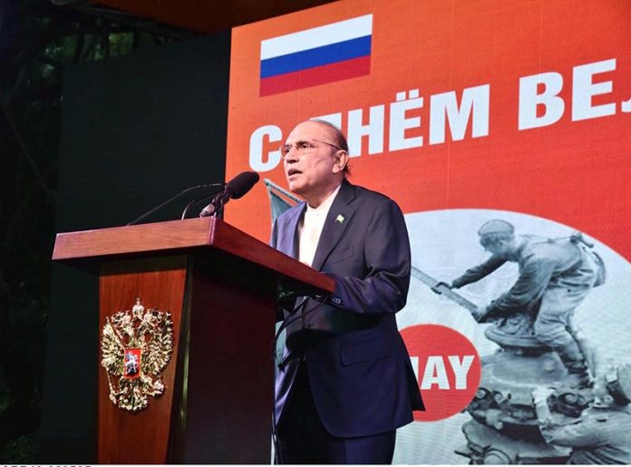 President Asif Ali Zardari addressing the ceremony to commemorate the 80th Anniversary of Victory in Great Patriotic War of Russian Federation at the Russian Embassy