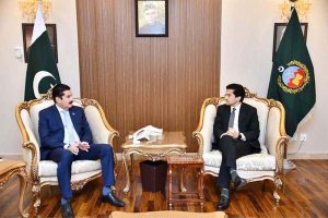 Federal Minister for Petroleum Ali Pervaiz Malik in a meeting with Governor KPK Faisal Karim Kundi