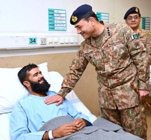 General Syed Asim Munir, NI (M), Chief of Army Staff (COAS), visited Combined Military Hospital (CMH) to inquire after the well-being of soldiers and innocent civilians wounded during Marka e Haq / Operation Bunyanum Marsoos