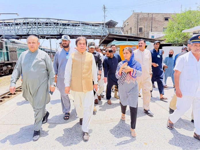 Federal Minister for Railways, Muhammad Hanif Abbasi’s surprise visit to Chaklala and Rawalpindi Railway Stations