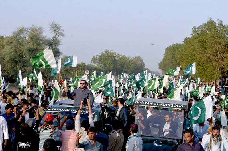 Large number of People’s Party workers participate in a rally at Tando Jam road on Thanksgiving Day, expressing solidarity with the Pakistan Armed Forces following the successful military operation ‘Bunyan-um- Marsous’ against Indian aggressions