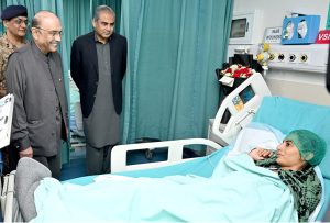 President Asif Ali Zardari inquiring after the health of the civilians and military personnel who were injured during the unprovoked Indian attacks on Pakistan, at Combined Military Hospital