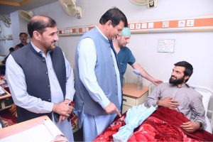 Federal Minister for Kashmir Affairs, GB and SAFRON Engr Amir Muqam visits CMH Rawalakot to inquire about the health of wounded heroes