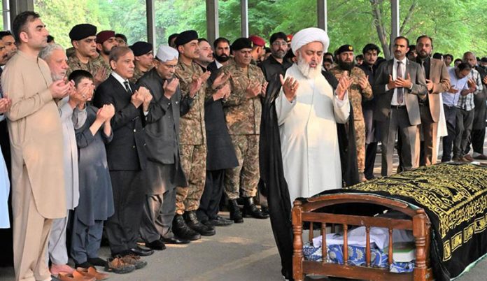President Asif Ali Zardari, Prime Minister Shehbaz Sharif and Army Chief General Asim Munir attend the funeral prayers of the seven-year-old Irtaza Abbas Turi, who was martyred in Dawarandi, Azad Jammu & Kashmir, due to India's missile strike. The funeral was held at H-8 graveyard