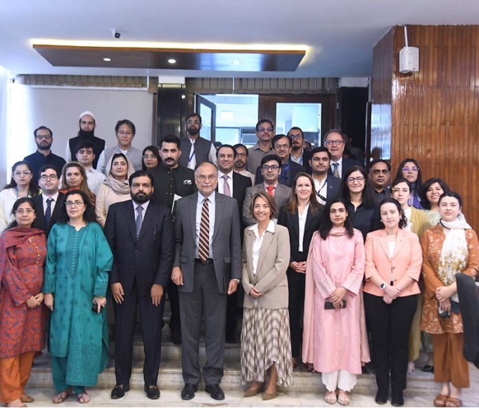 A group photo with Development Partner Engagement Workshop 2025 on aligning development partners’ contributions with URAAN Pakistan