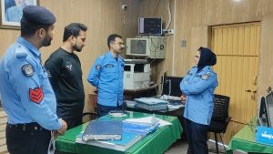 SP Pari Gul conducts surprise visit to Lohi Bher Police Station