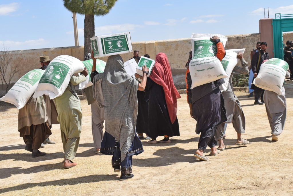 KSrelief distributes 30,000 food packages across country, benefiting over 200,000 people