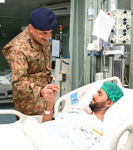 COAS visits CMH to inquire after well-being of soldiers, innocent civilians wounded during Marka e Haq operation