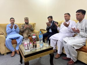 Kamal visits martyrs' homes in Khoi Ratta