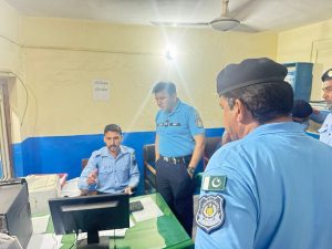 SP Naqvi pays surprise visits to PS Nilore