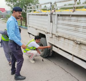 Pak-EPA launches year-long drive to curb vehicle emissions in Islamabad